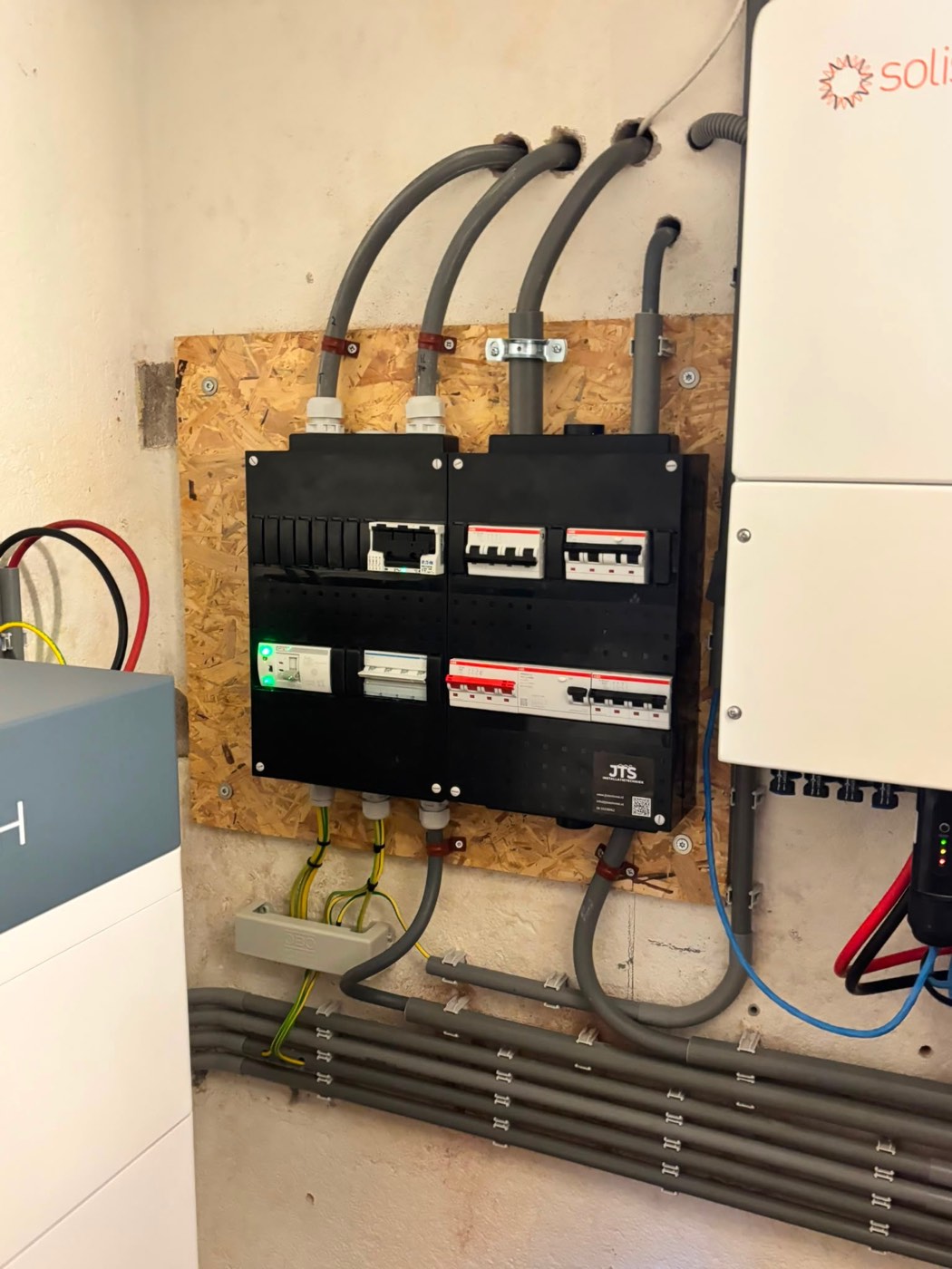 De nieuwe meterkast met A-merk ABB-componenten in Nederhorst den Berg
