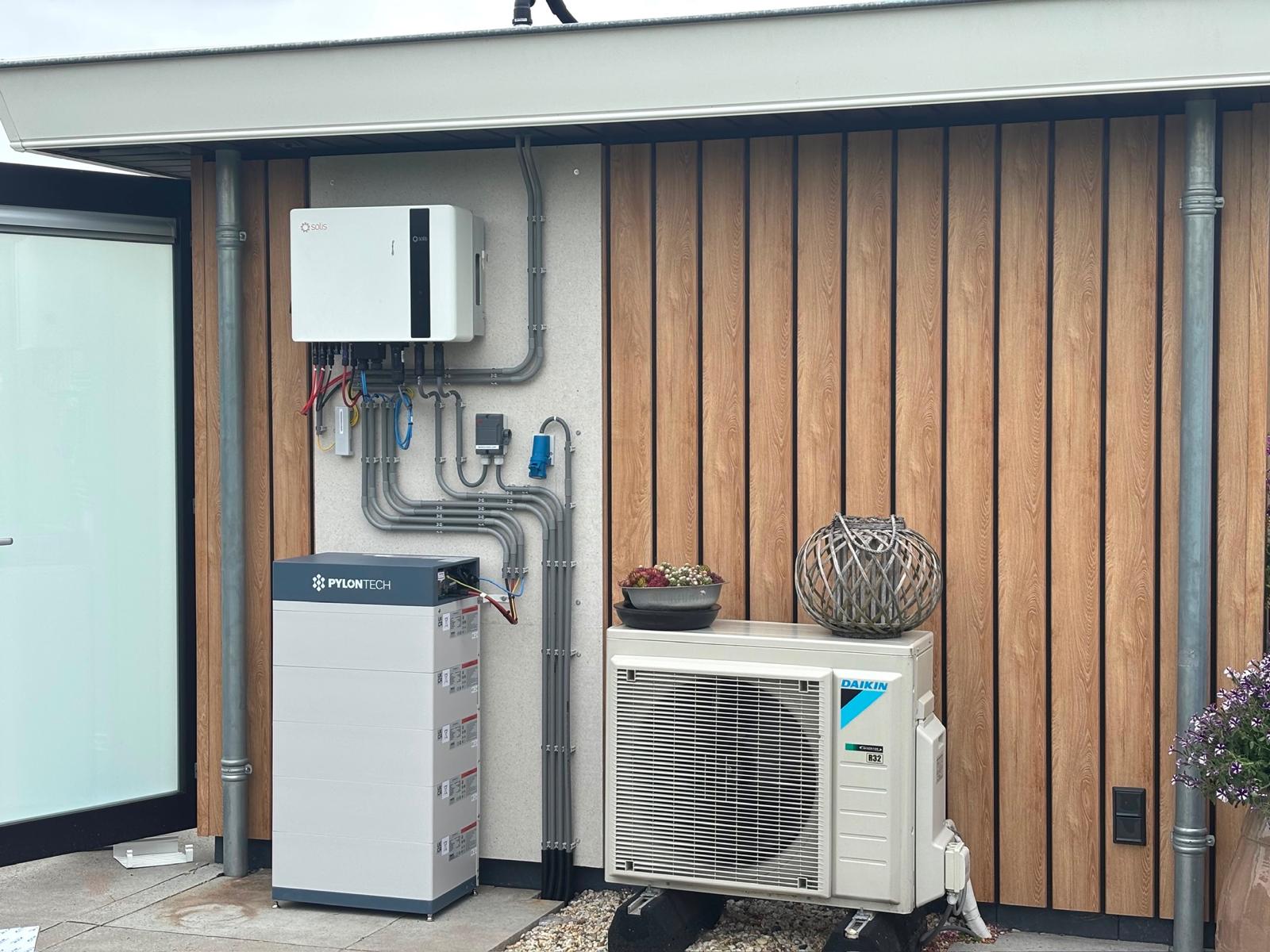 Pylontech-thuisbatterij, ge&iuml;nstalleerd door Nuzon